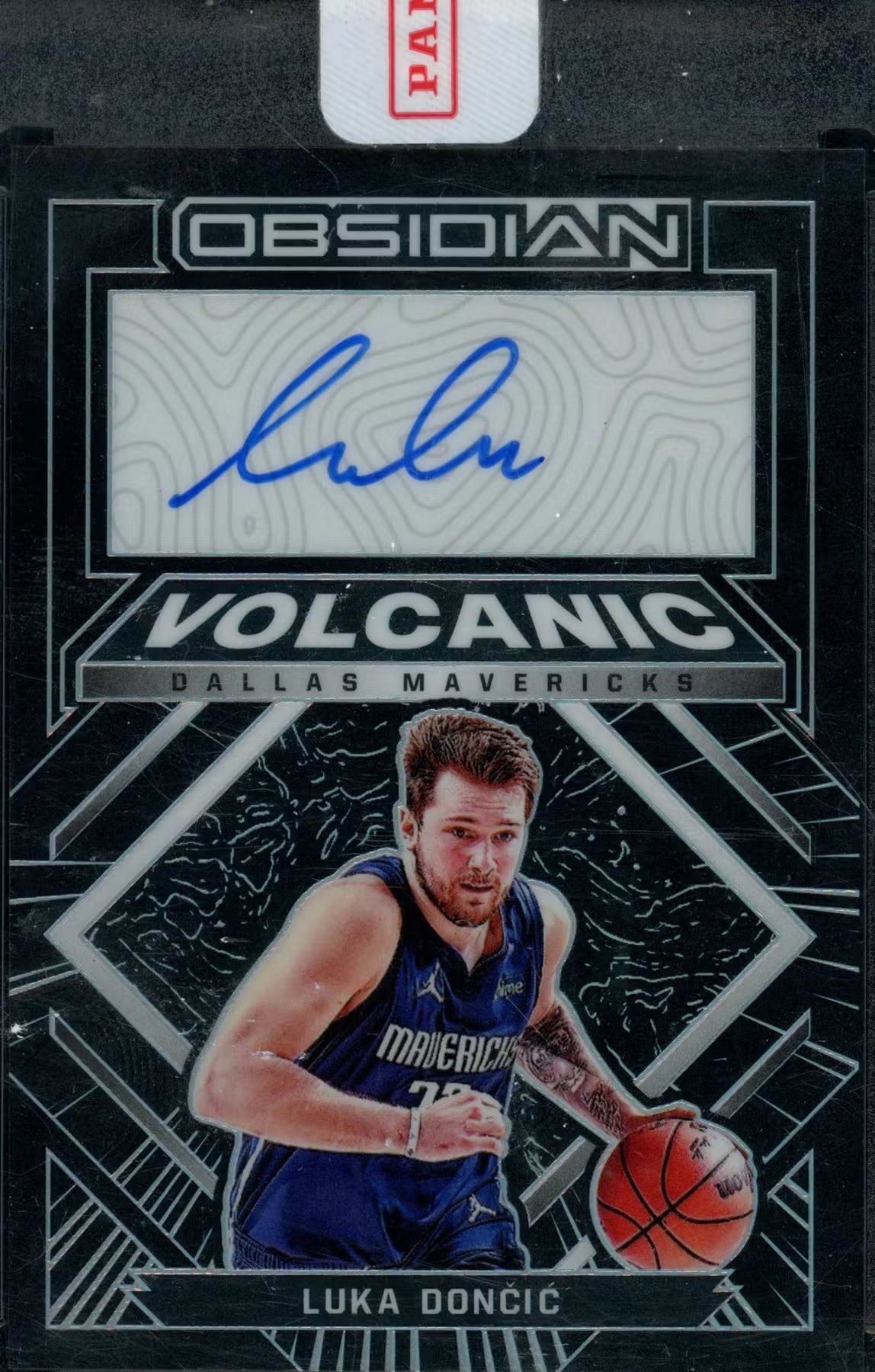 2021/22 Obsidian Luka Doncic Volcanic Auto /49